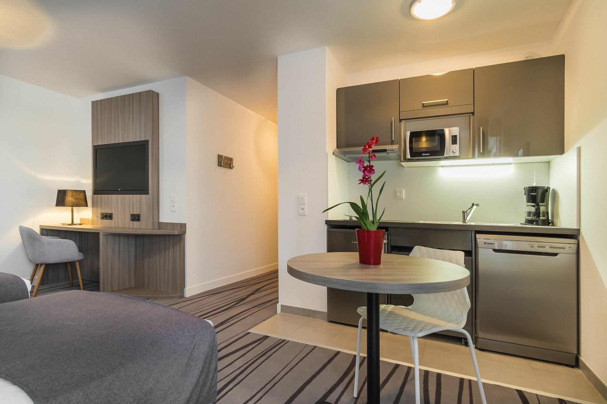 Nemea Appart Hotel Quai Victor Tours Centre Zewnętrze zdjęcie